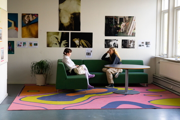Studerende har designet nye gulvtæpper til DMJX i København. Foto: Antonia Steiner